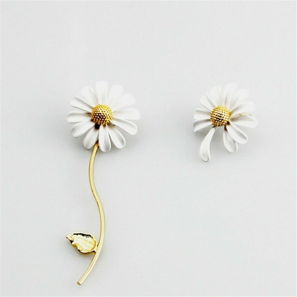 Kate Spade Love Me Love Me Not Stud and Dangle Earring Set Daisy White Gold